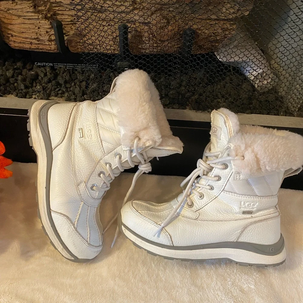 UGG Women's Adirondack III Boot,Size 7